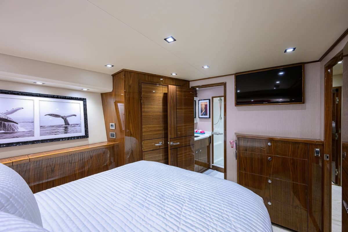 2023 Viking 80 Skybridge "MERCEDES" photo 28