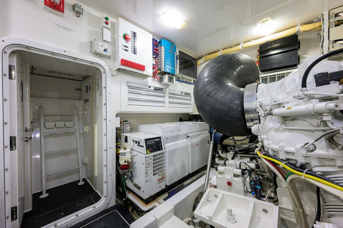 2014 Viking 76 Enclosed Bridge "OSH-IT" photo 68