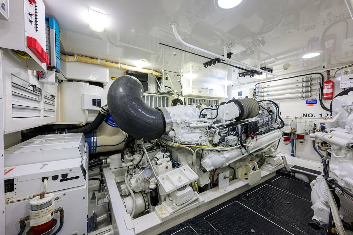 2014 Viking 76 Enclosed Bridge "OSH-IT" photo 67