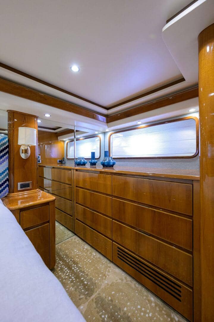 2014 Viking 76 Enclosed Bridge "OSH-IT" photo 26
