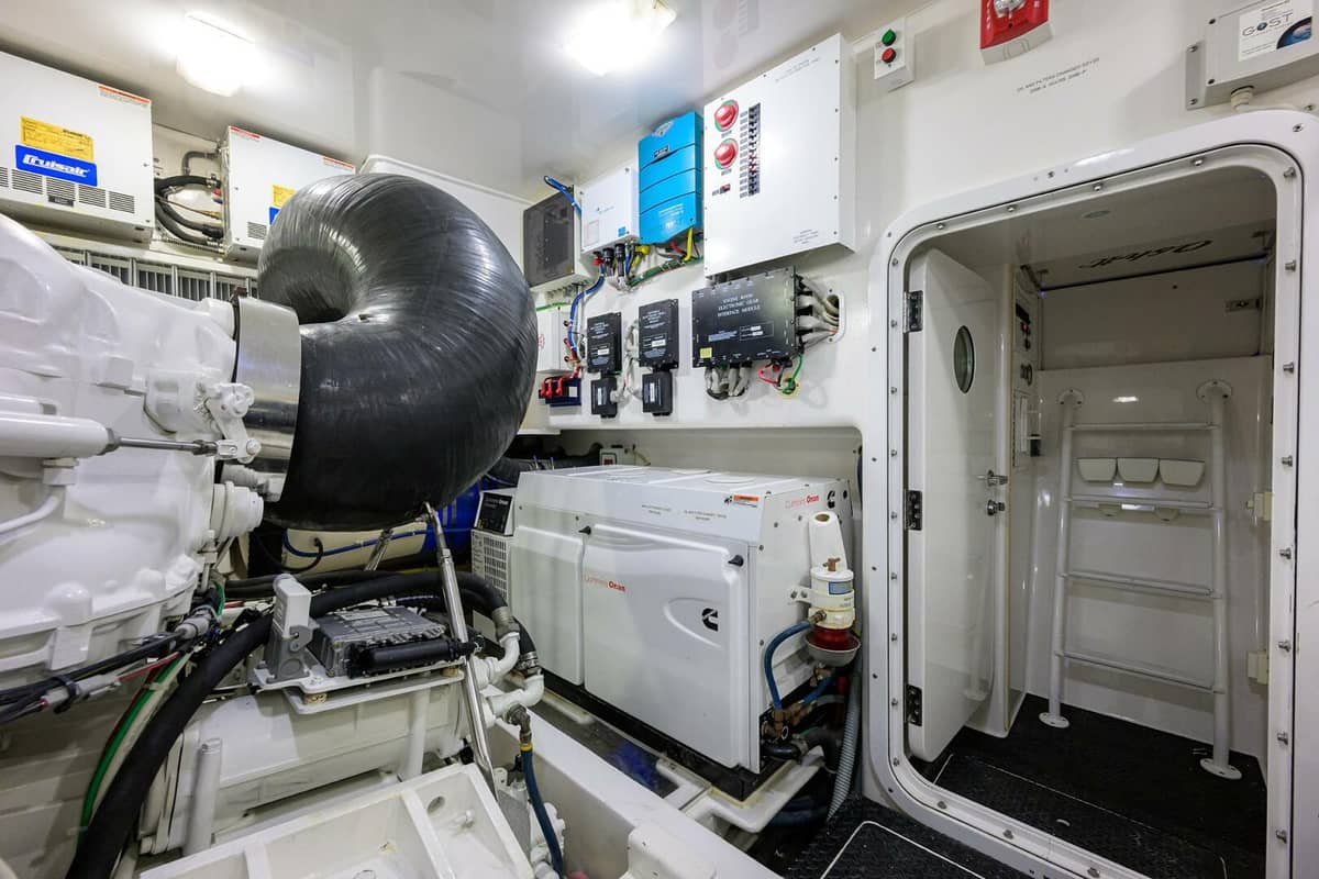 2014 Viking 76 Enclosed Bridge "OSH-IT" photo 66