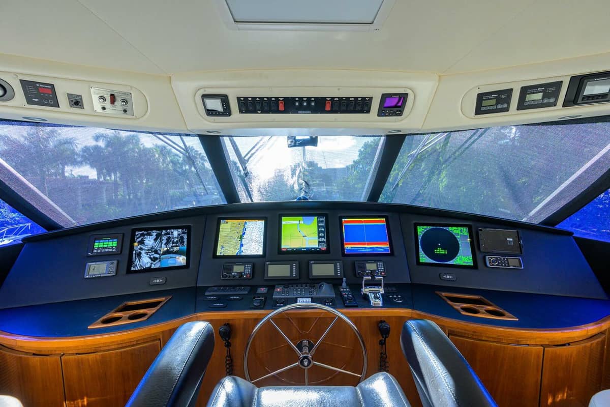2014 Viking 76 Enclosed Bridge "OSH-IT" photo 51