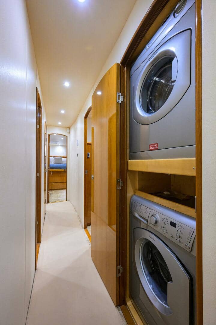2014 Viking 76 Enclosed Bridge "OSH-IT" photo 20