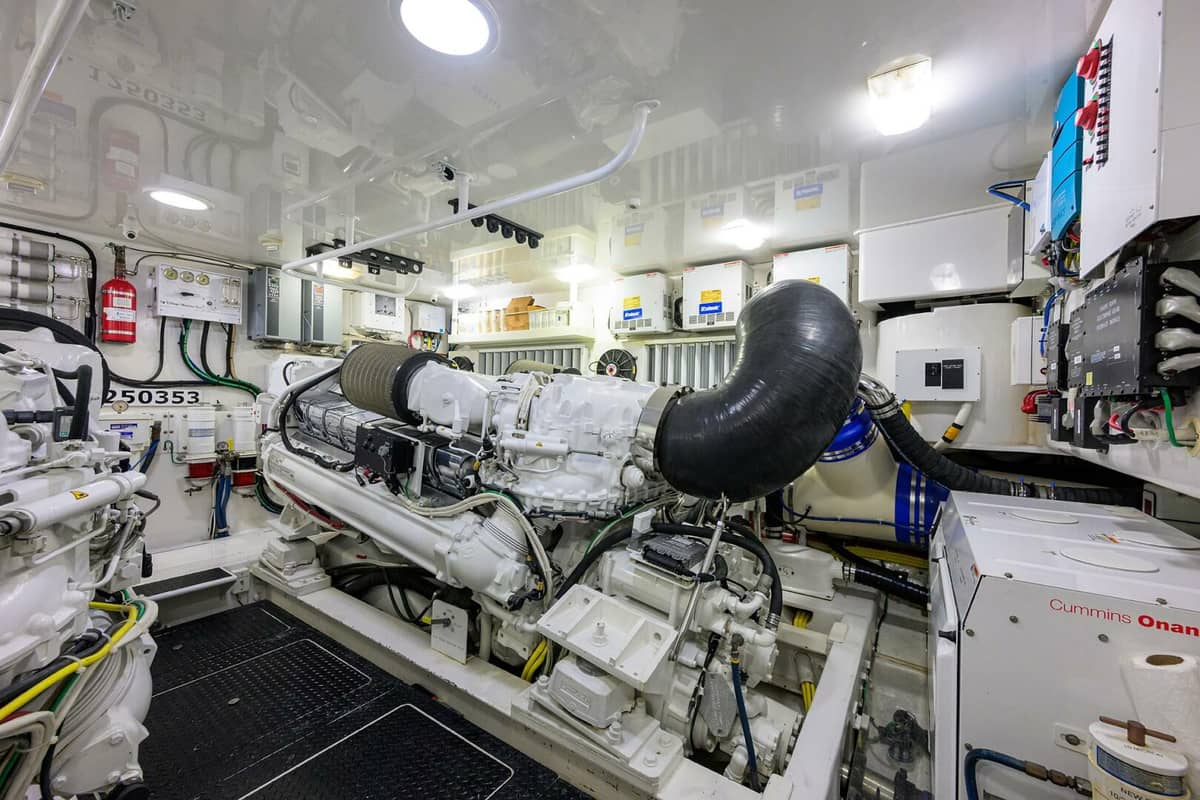 2014 Viking 76 Enclosed Bridge "OSH-IT" photo 65