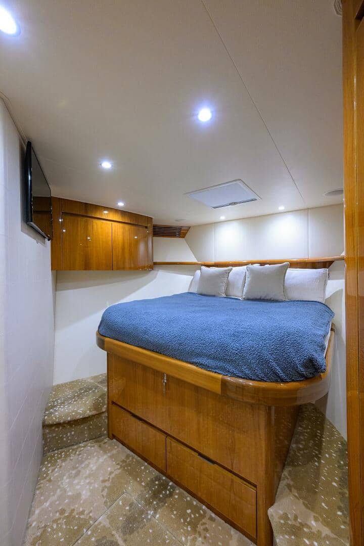 2014 Viking 76 Enclosed Bridge "OSH-IT" photo 30