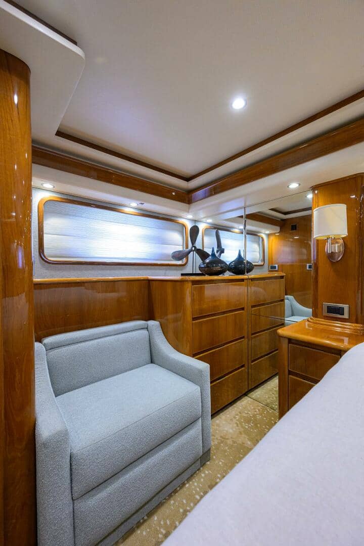 2014 Viking 76 Enclosed Bridge "OSH-IT" photo 25