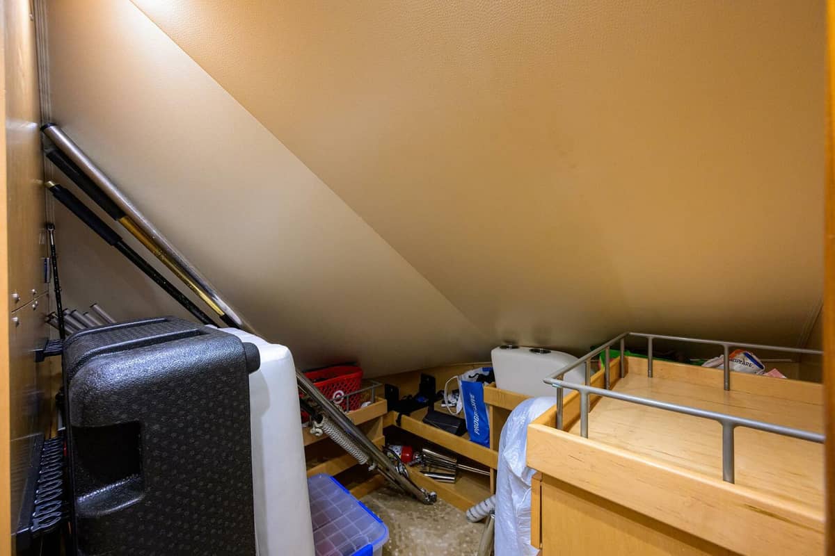 2014 Viking 76 Enclosed Bridge "OSH-IT" photo 19