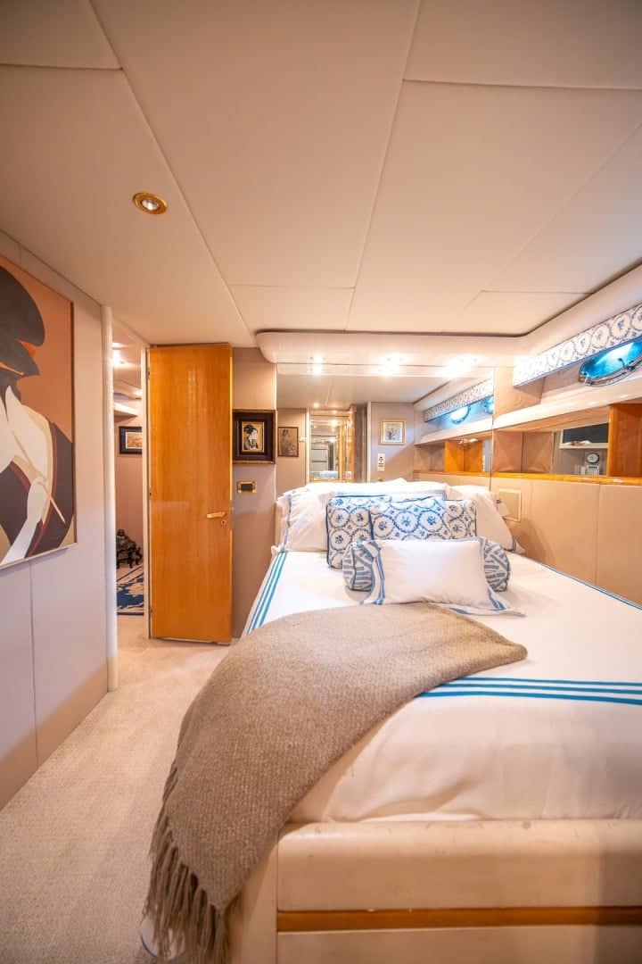 2000 Lazzara Yachts 76 Skylounge "Dare to Dream" photo 34