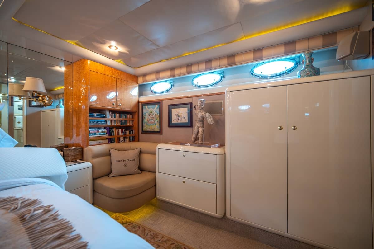 2000 Lazzara Yachts 76 Skylounge "Dare to Dream" photo 20