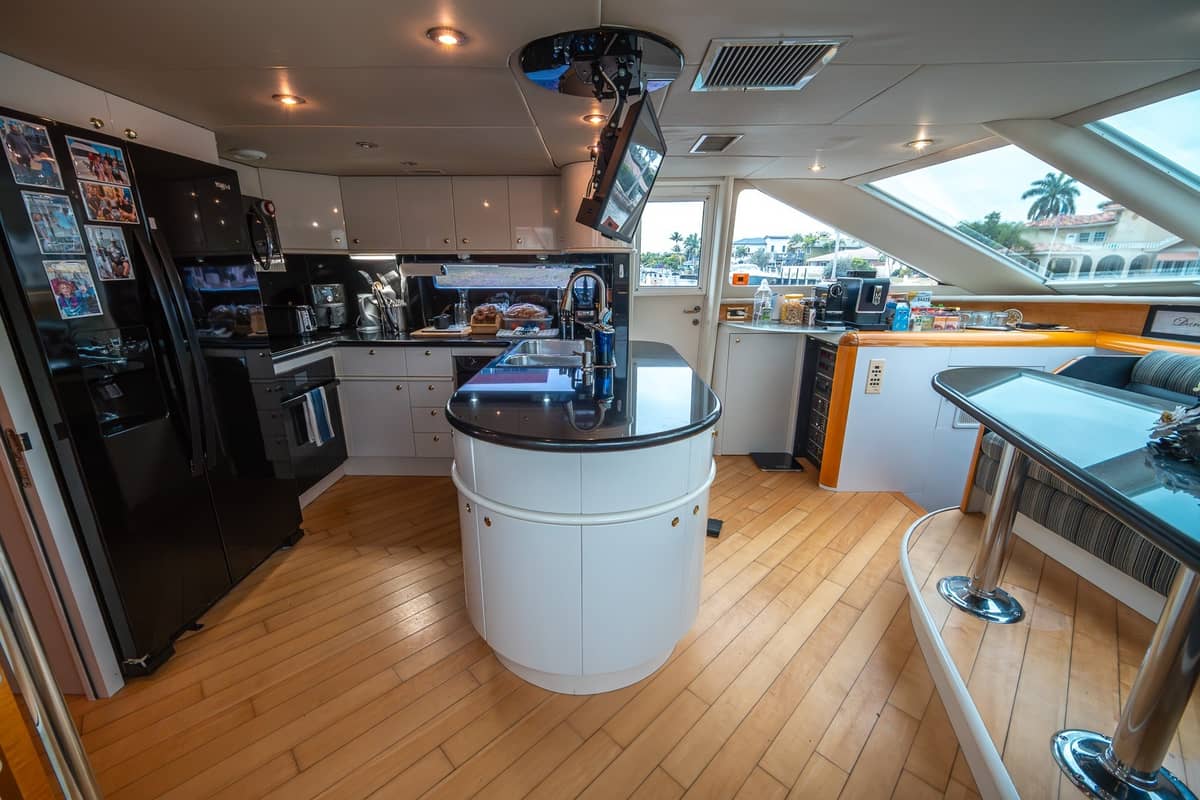 2000 Lazzara Yachts 76 Skylounge "Dare to Dream" photo 46