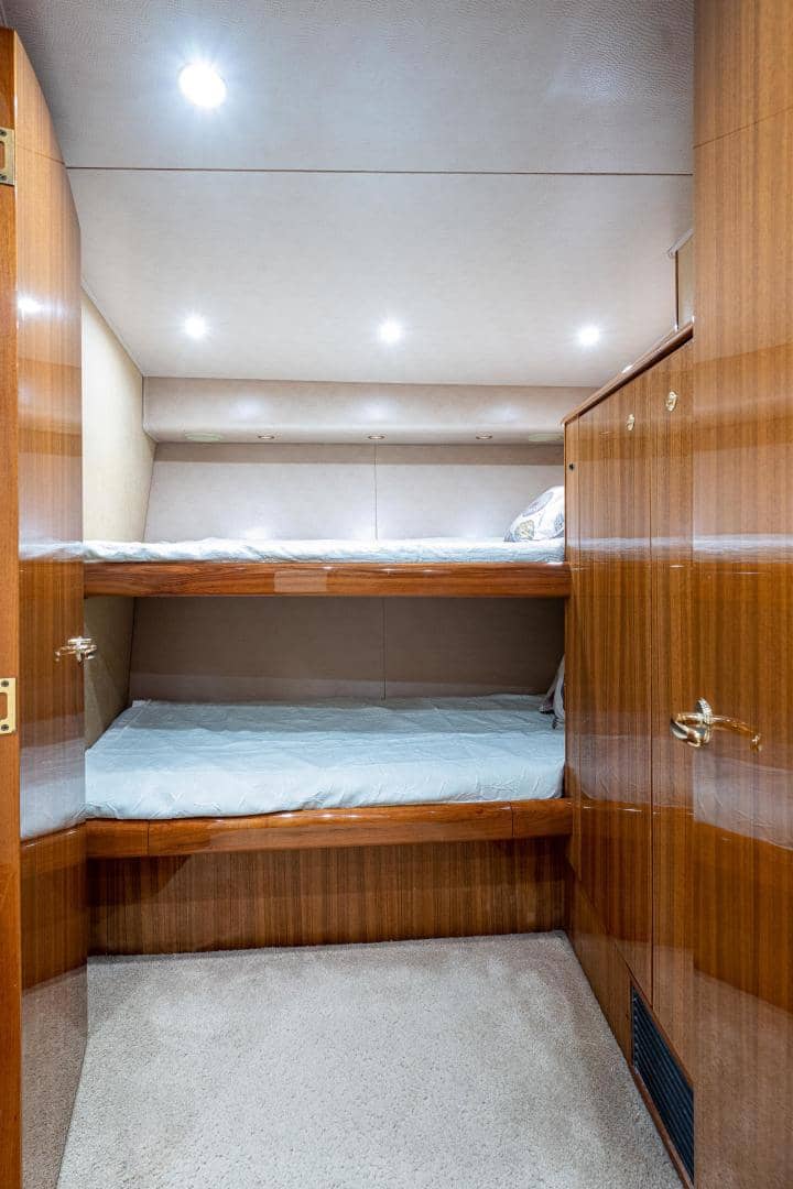 2005 Viking 74 Convertible "Reel Estate" photo 24
