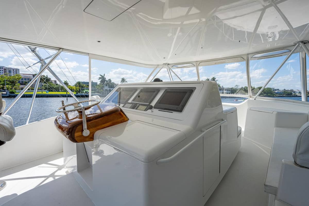 2005 Viking 74 Convertible "Reel Estate" photo 40