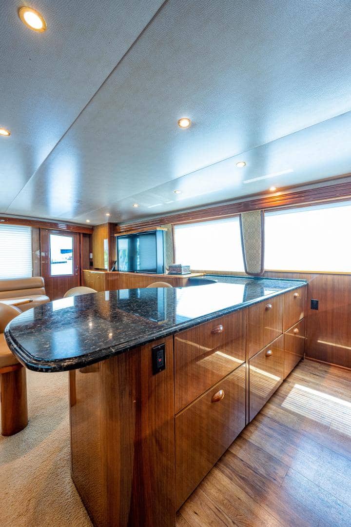 2005 Viking 74 Convertible "Reel Estate" photo 9