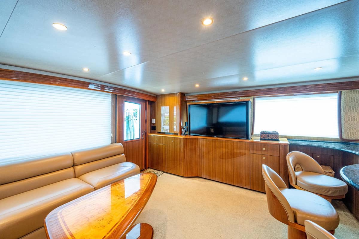 2005 Viking 74 Convertible "Reel Estate" photo 5