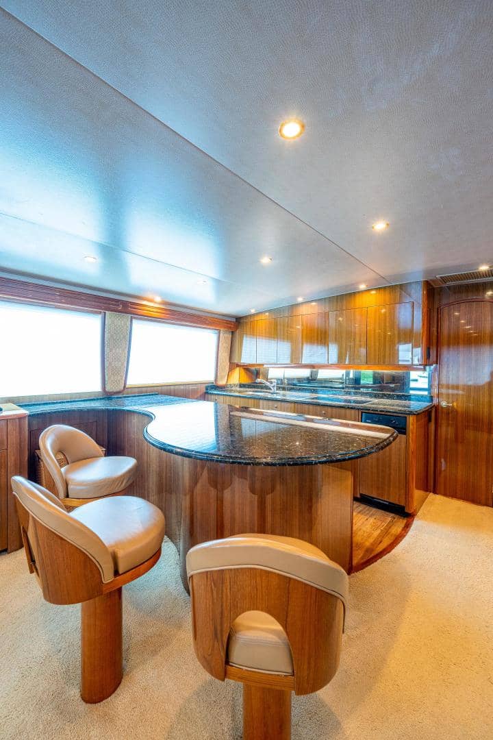 2005 Viking 74 Convertible "Reel Estate" photo 6