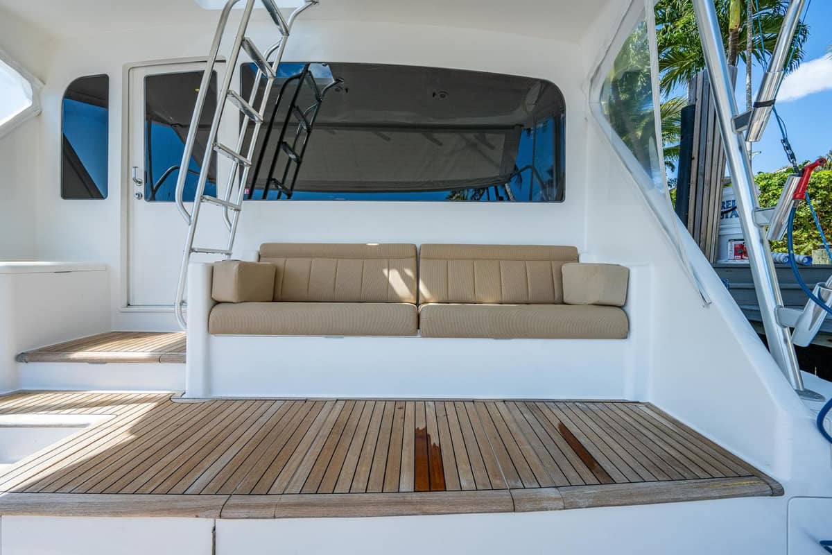 2005 Viking 74 Convertible "Reel Estate" photo 51