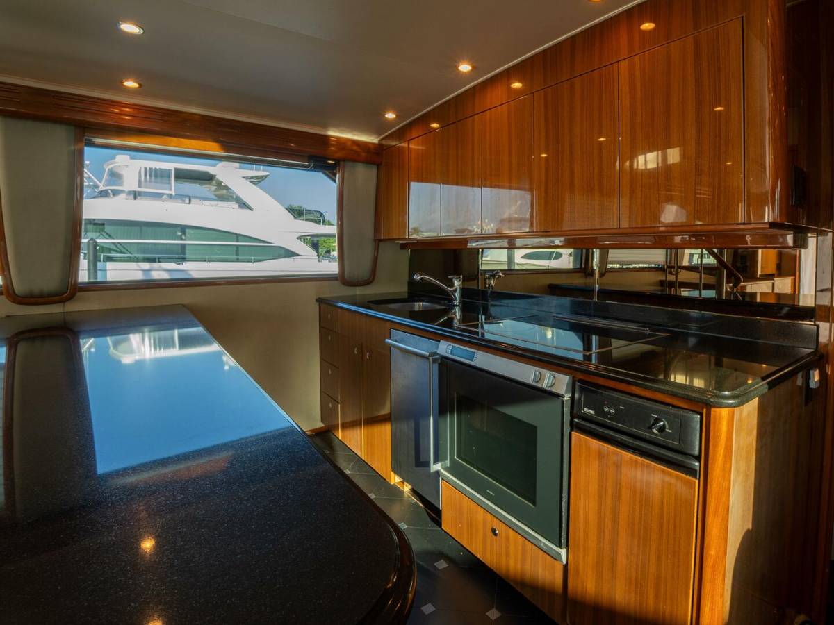 2005 Viking 74 Enclosed Bridge "STREAM RUNNER" photo 12