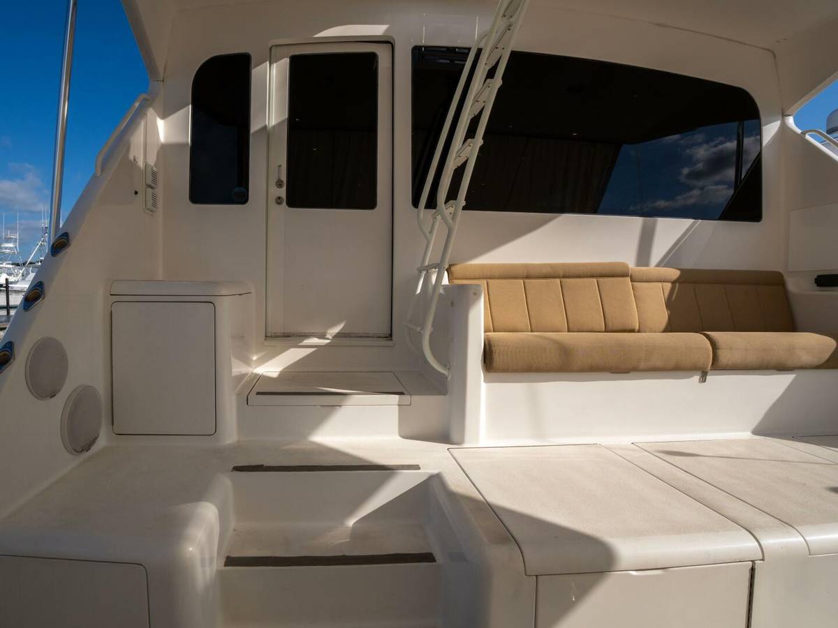 2005 Viking 74 Enclosed Bridge "STREAM RUNNER" photo 6