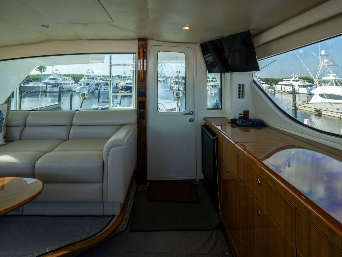 2005 Viking 74 Enclosed Bridge "STREAM RUNNER" photo 16