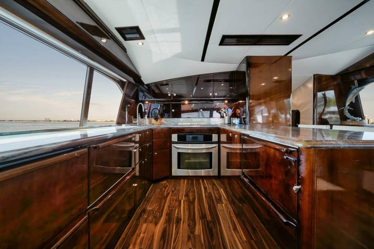 2005 Ocean 73 Super Sport "UNCONQUERED" photo 6