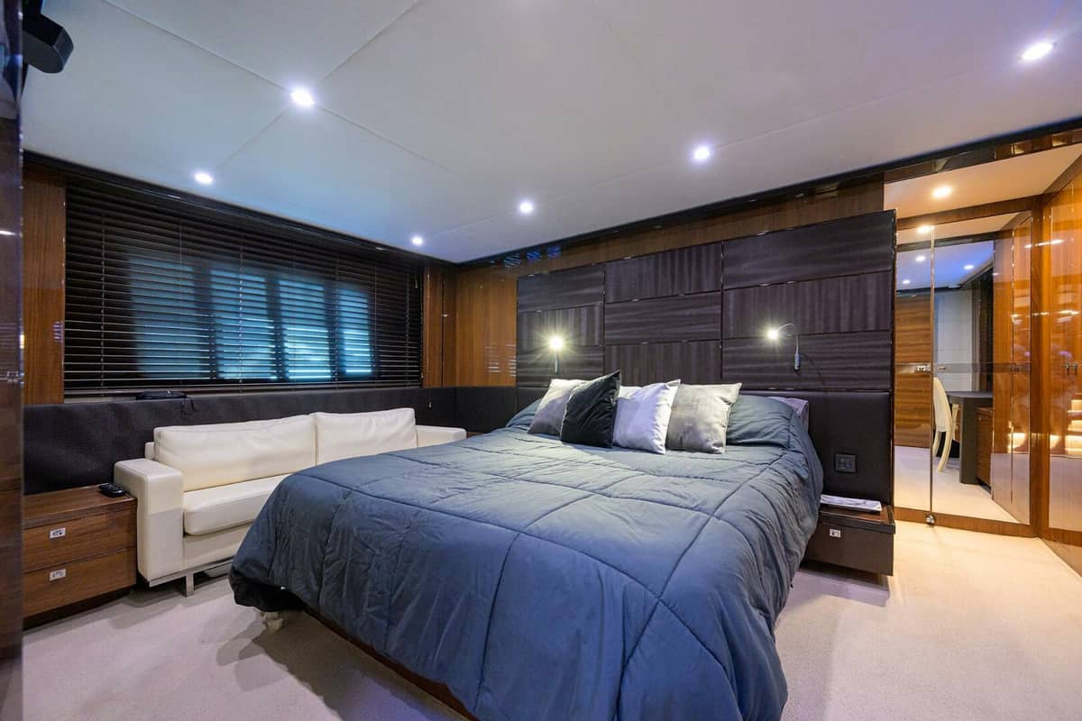 2013 Princess V72 Express Yacht "POLICY LIMITS" photo 43