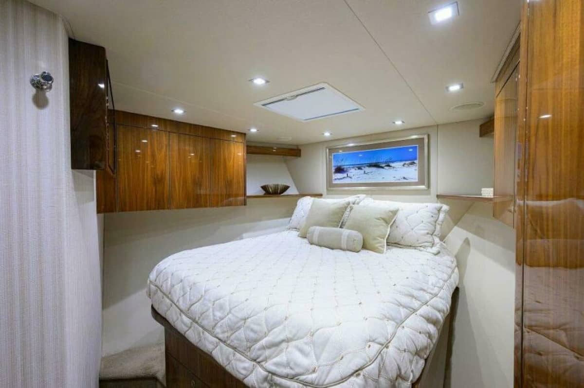 2020 Viking 72 Convertible "Knot Again" photo 17