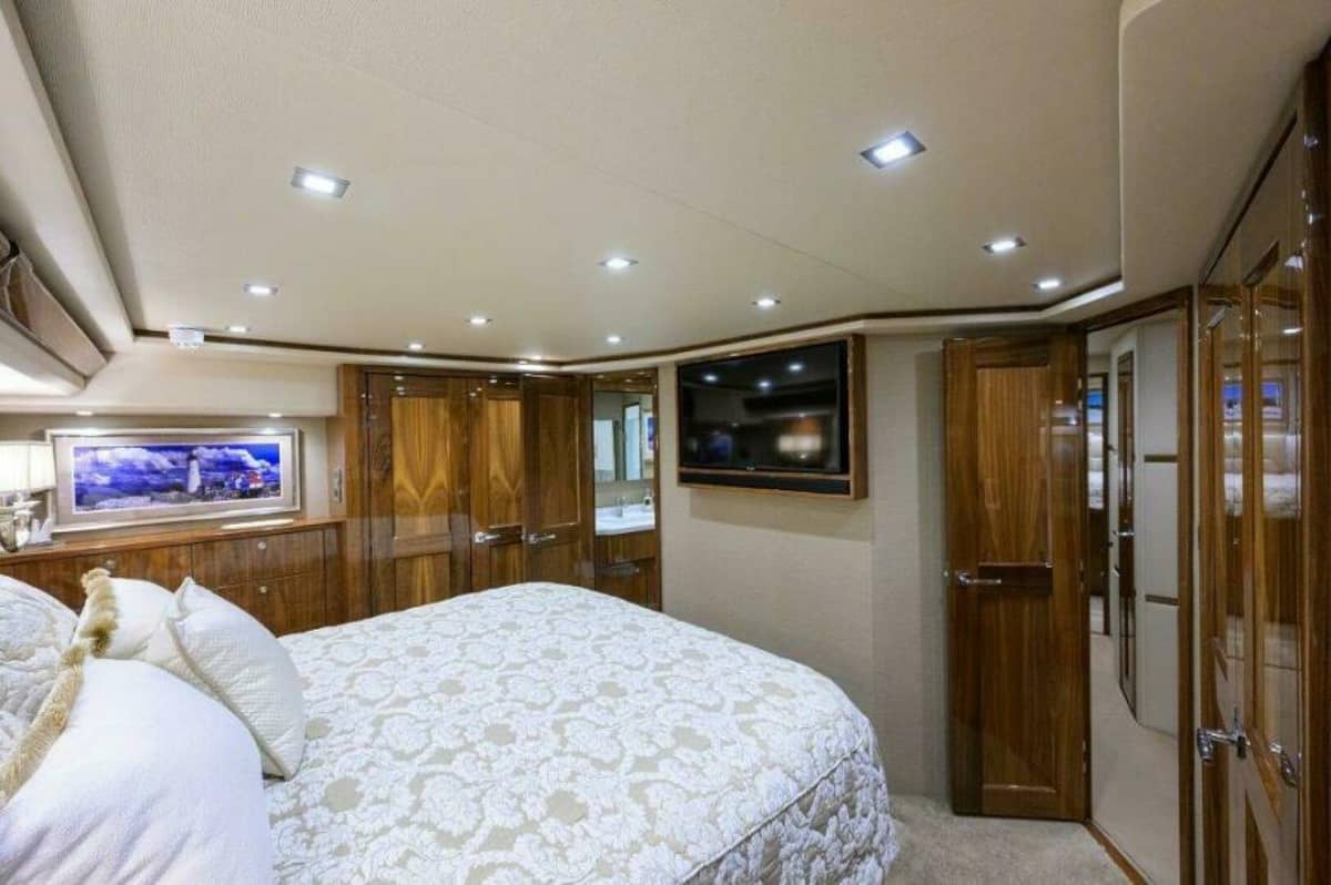 2020 Viking 72 Convertible "Knot Again" photo 14
