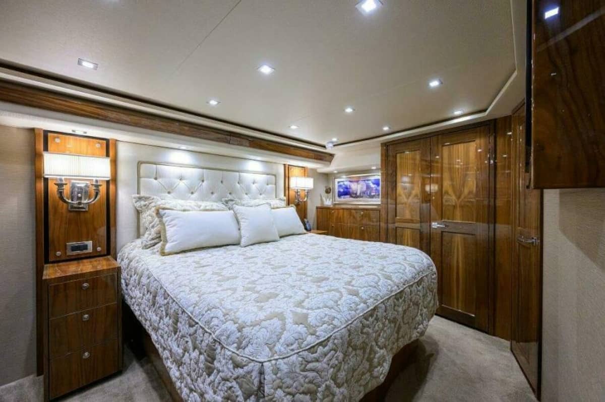 2020 Viking 72 Convertible "Knot Again" photo 13
