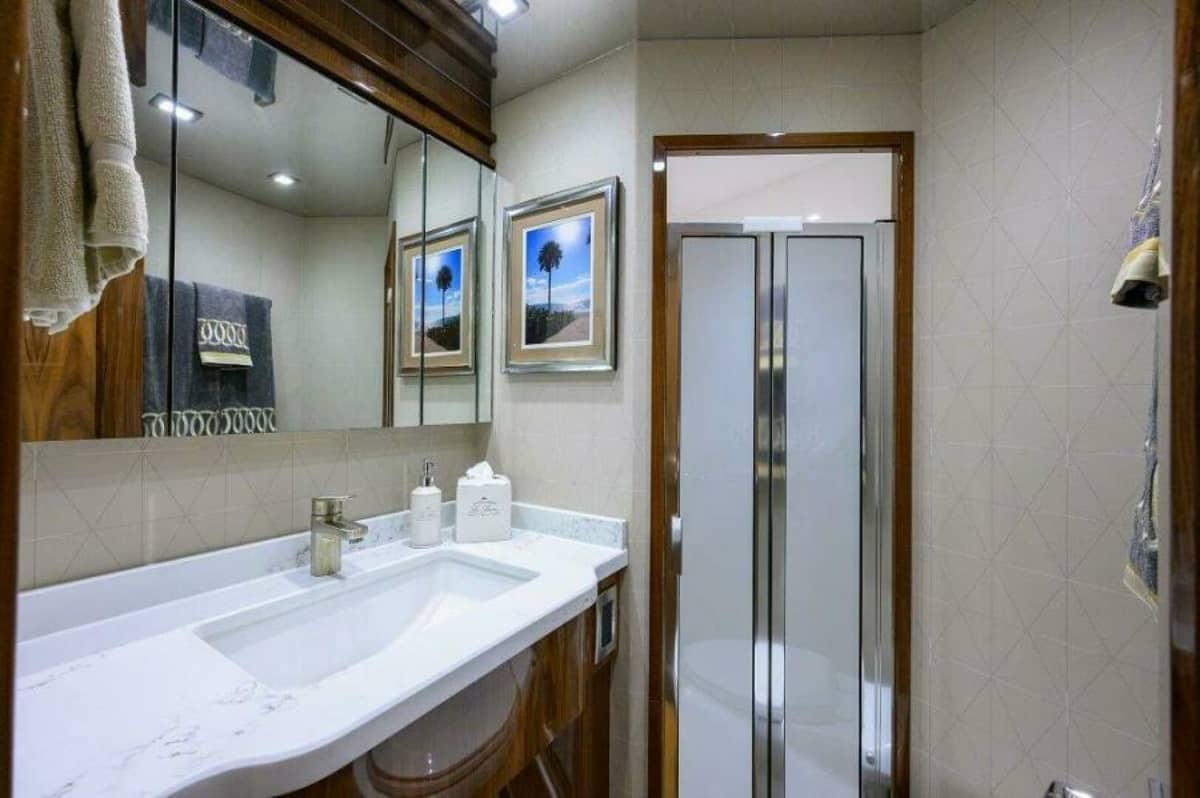 2020 Viking 72 Convertible "Knot Again" photo 20