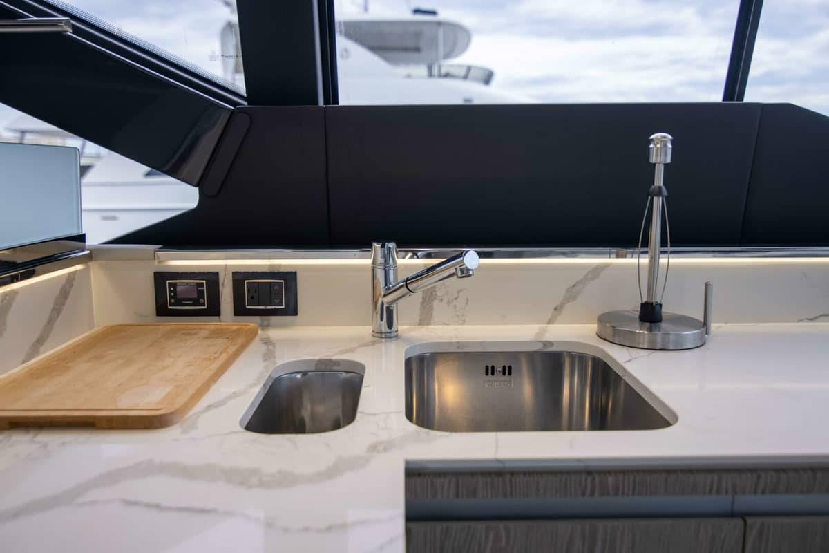 2019 Azimut S7 "Triple Play" photo 19