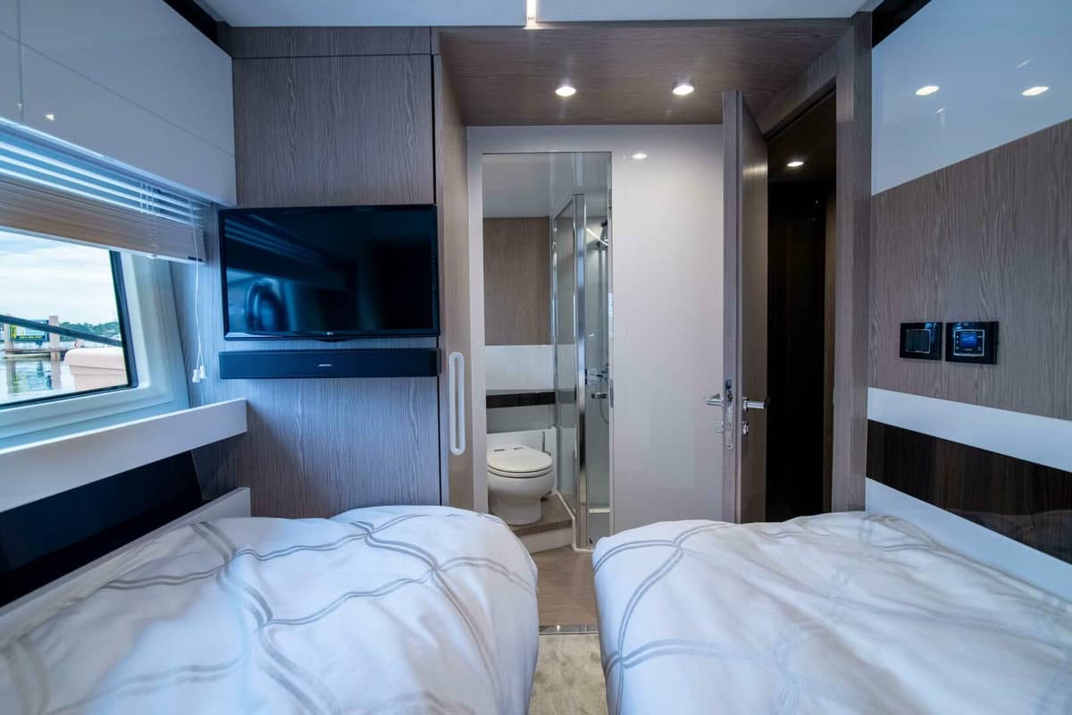 2019 Azimut S7 "Triple Play" photo 33