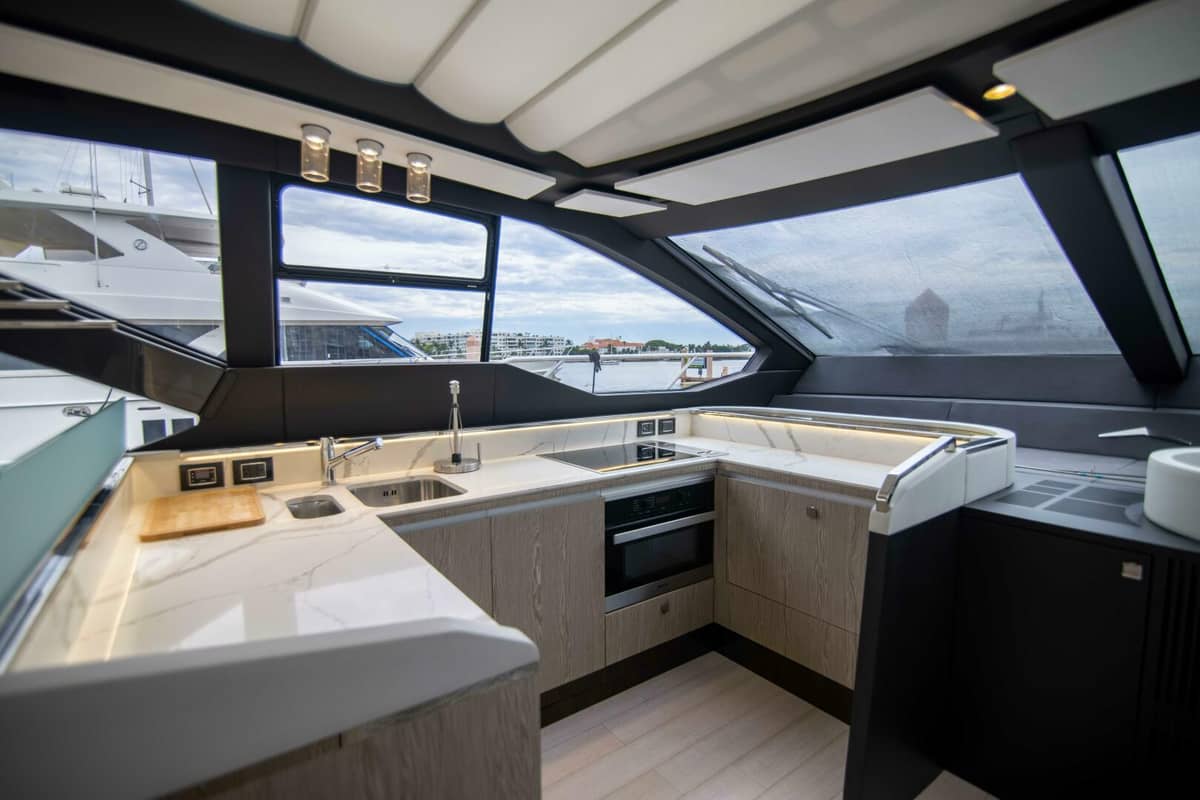 2019 Azimut S7 "Triple Play" photo 18