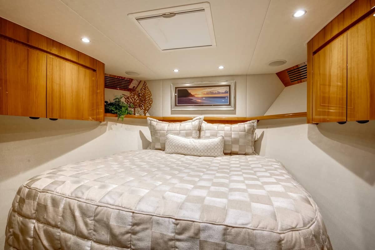 2015 Viking 70 Convertible "Pipe Dreamer" photo 9
