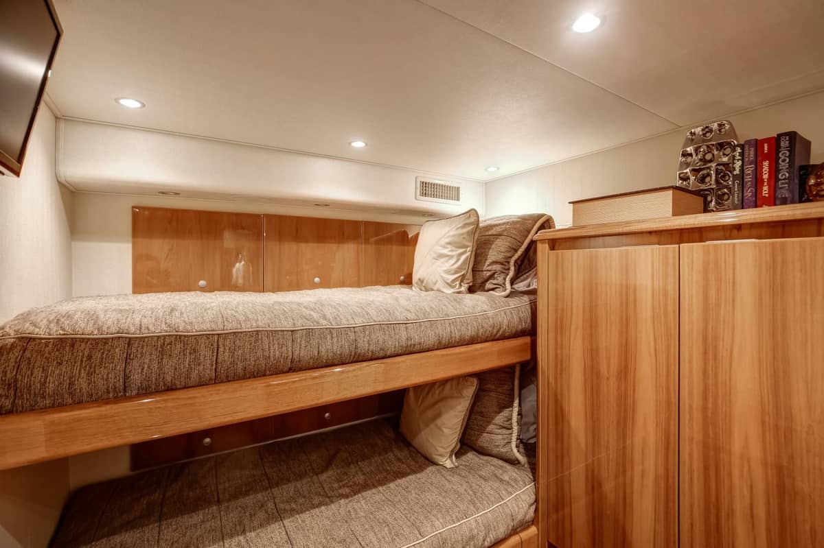 2015 Viking 70 Convertible "Pipe Dreamer" photo 15