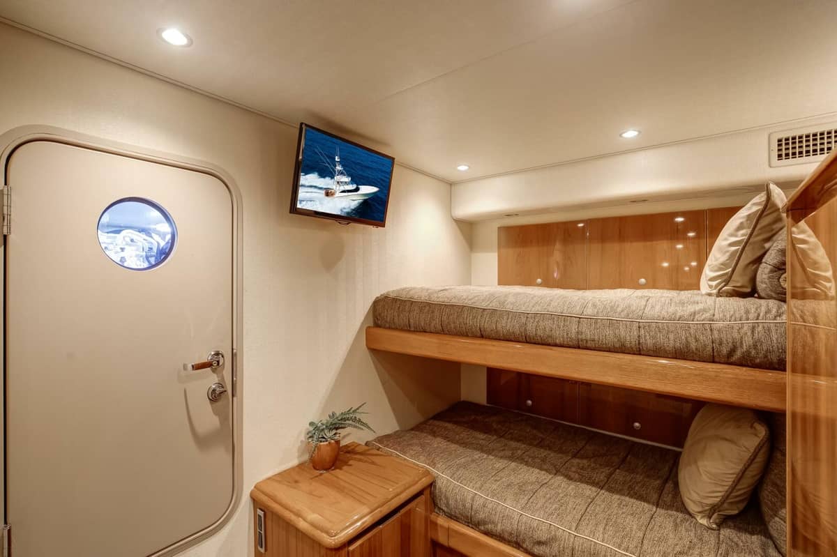 2015 Viking 70 Convertible "Pipe Dreamer" photo 13