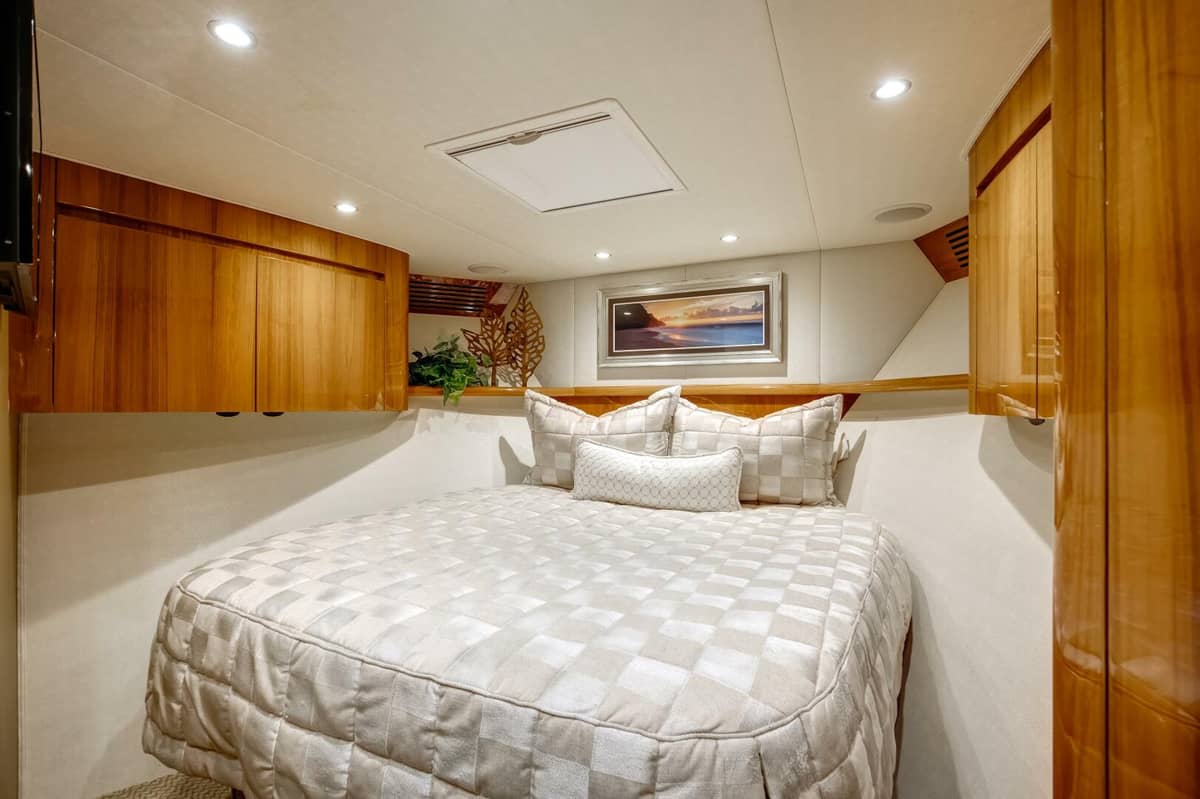 2015 Viking 70 Convertible "Pipe Dreamer" photo 10