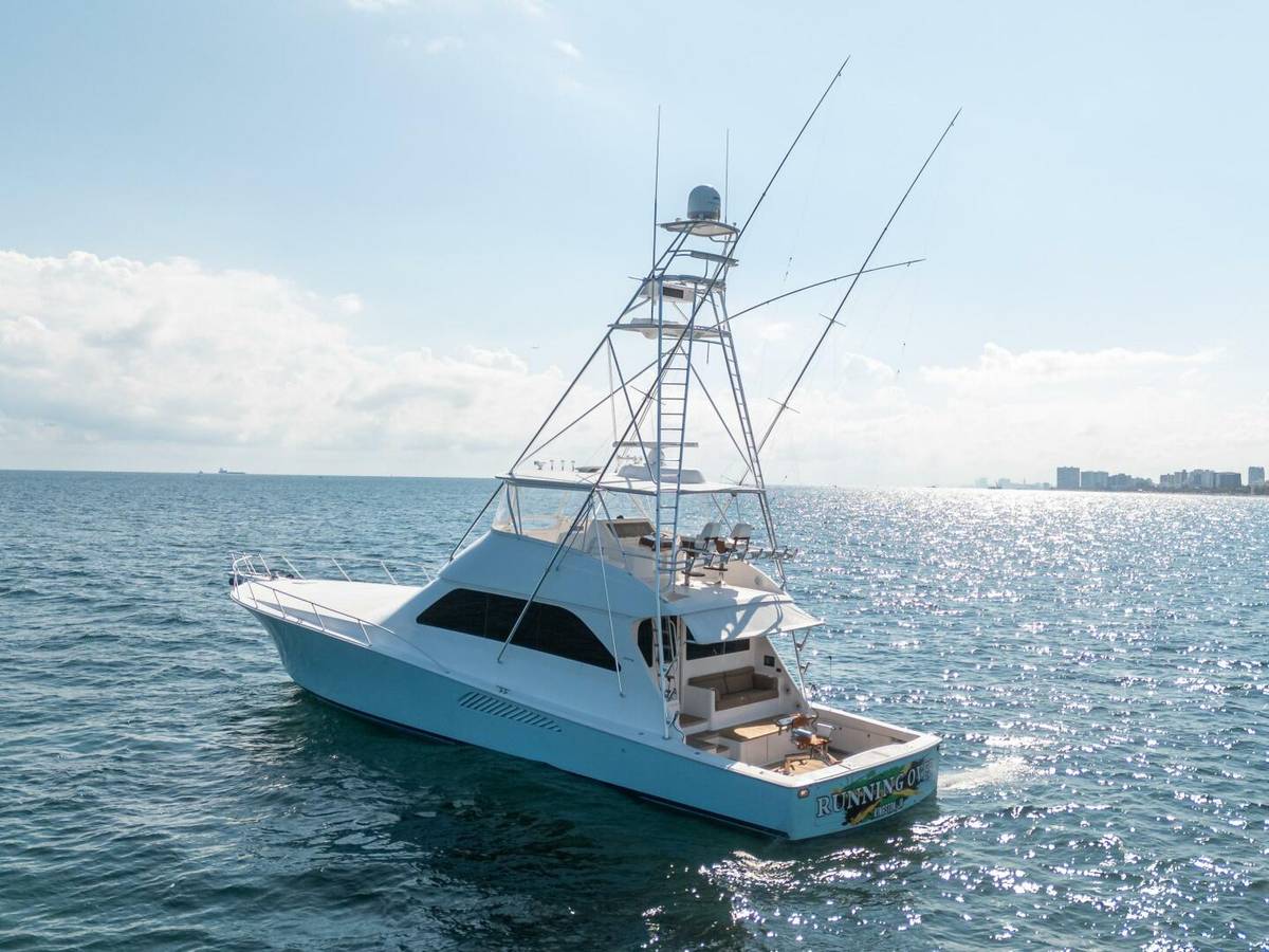 2006 Viking 68 Convertible "RUNNING OVER" photo 6