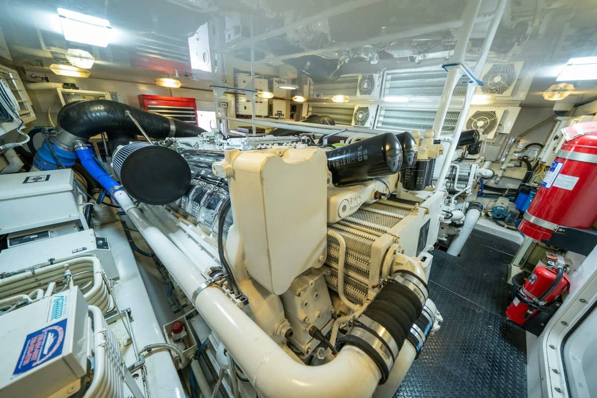2006 Viking 68 Convertible "RUNNING OVER" photo 77