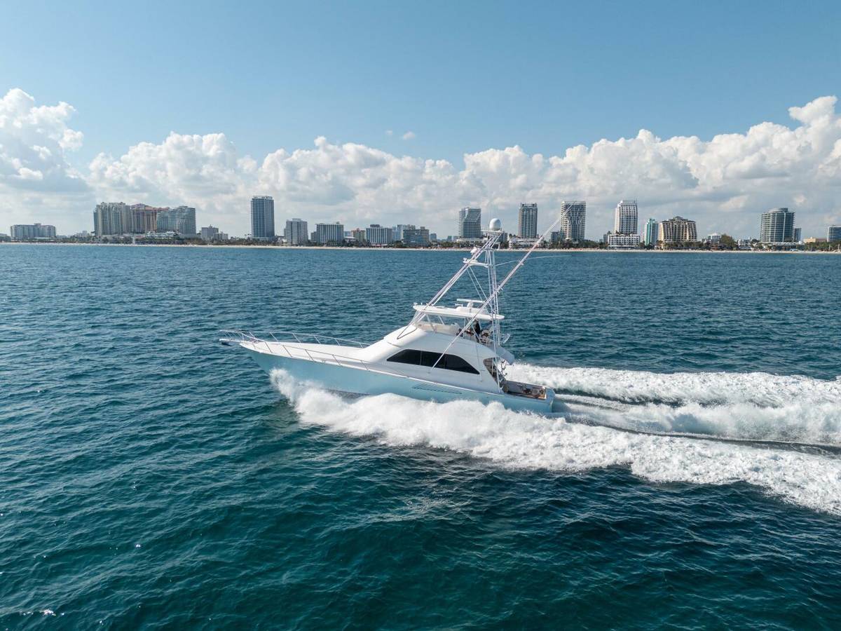 2006 Viking 68 Convertible "RUNNING OVER" photo 12