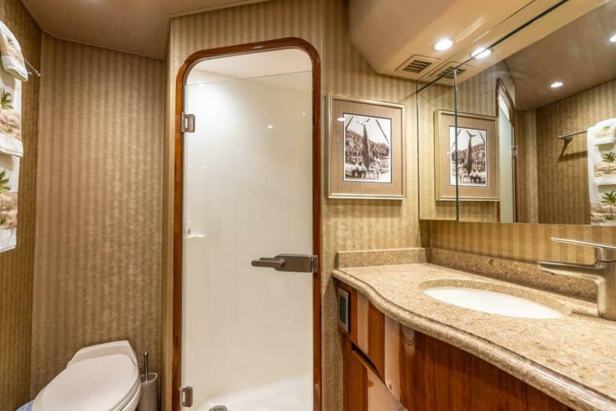 2015 Viking 66 Convertible "No Collars" photo 13