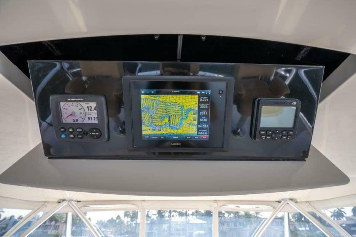 2015 Viking 66 Convertible "No Collars" photo 22