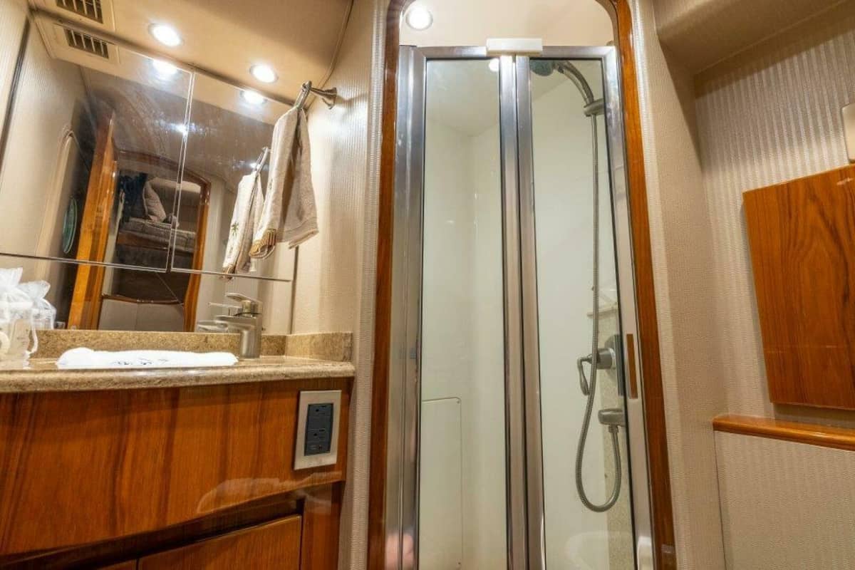 2015 Viking 66 Convertible "No Collars" photo 17