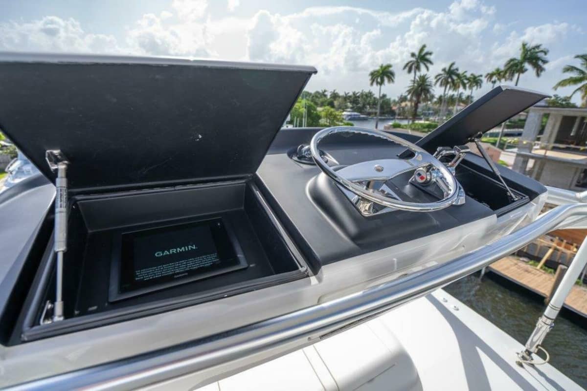 2015 Viking 66 Convertible "No Collars" photo 38