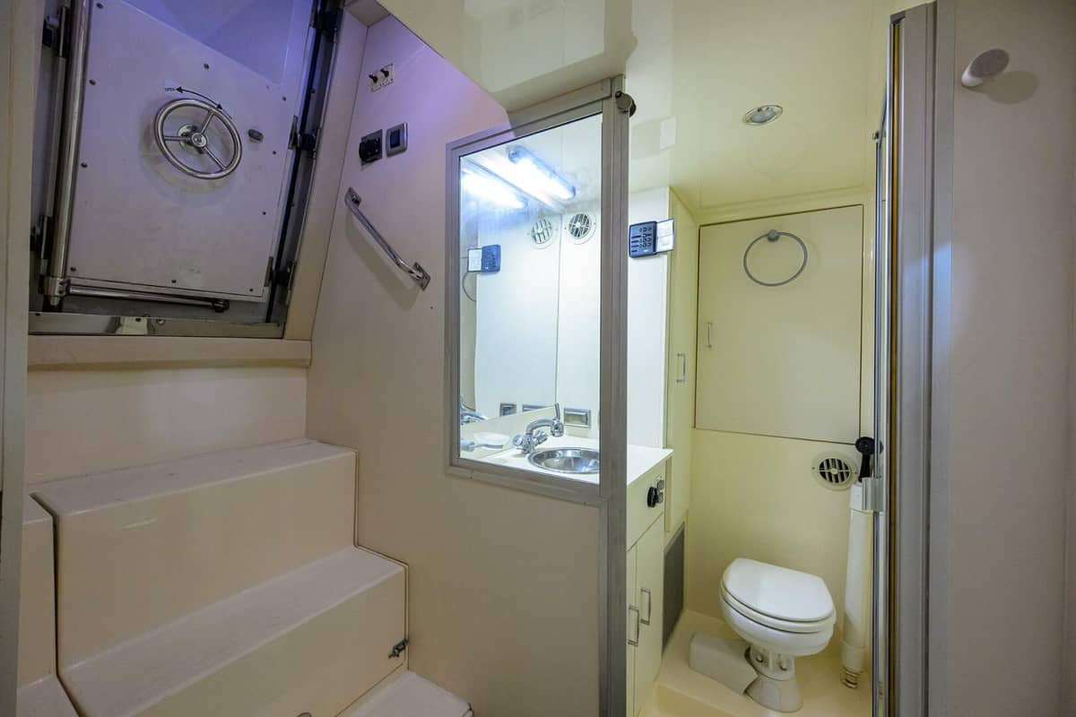 2005 Marquis 65 Motor Yacht "Vol Aboard" photo 57