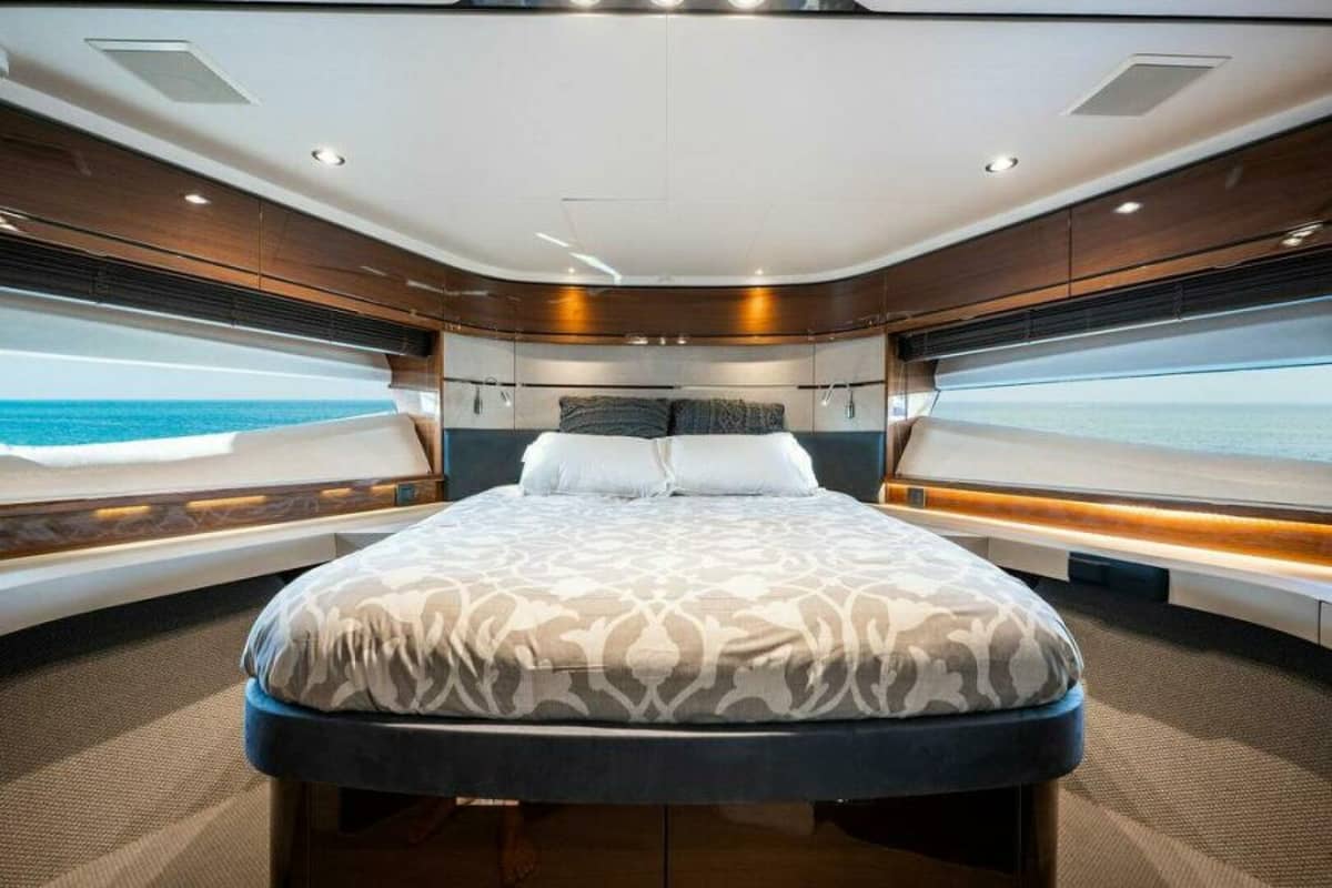 2016 Princess S65 photo 11