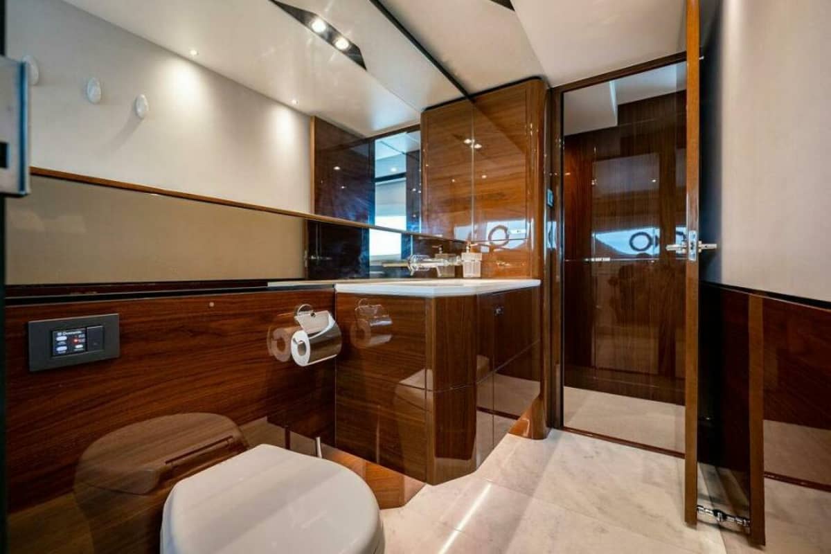 2016 Princess S65 photo 21