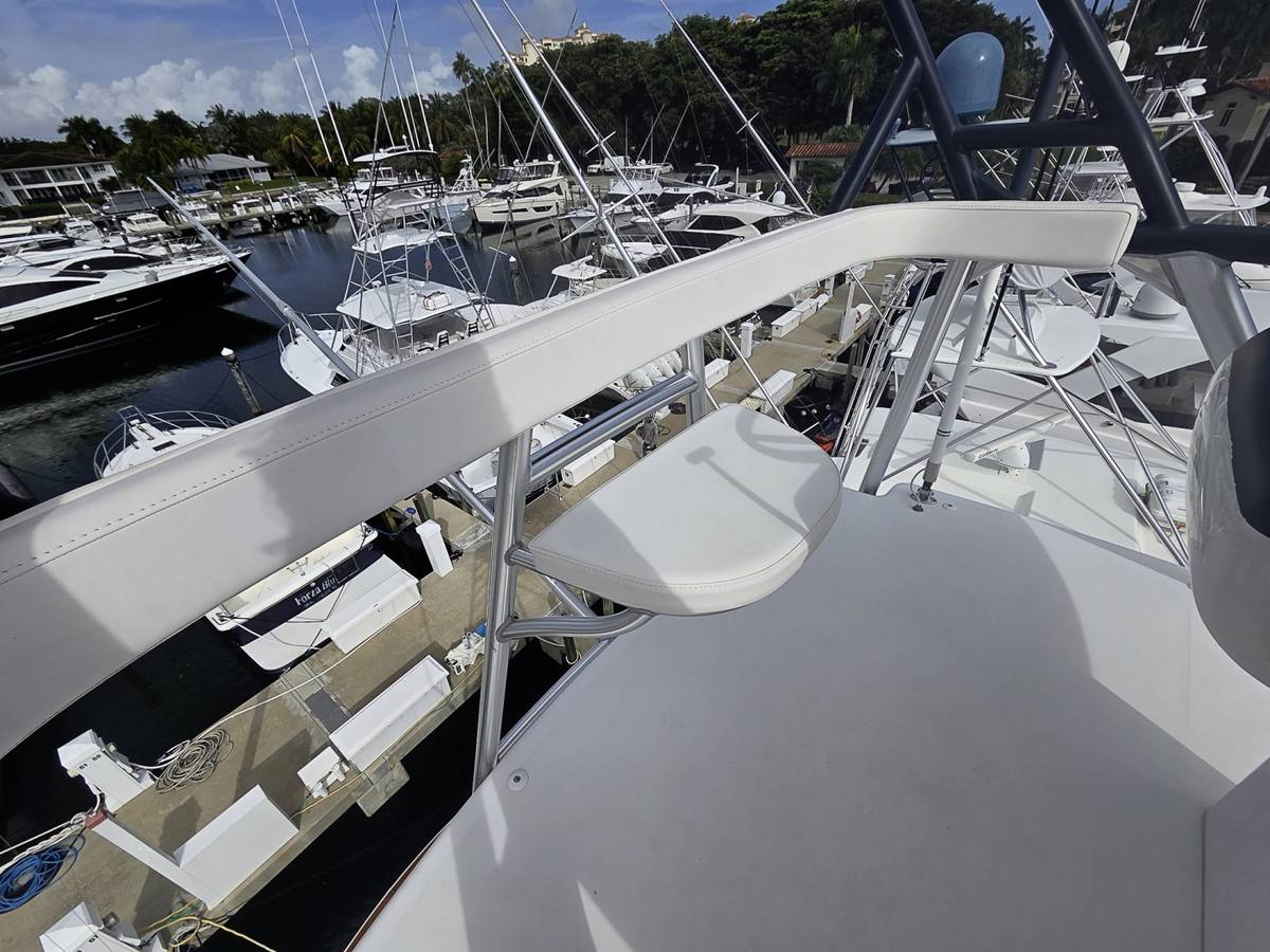 2007 Viking 64 Convertible "BIG BLUE" photo 25