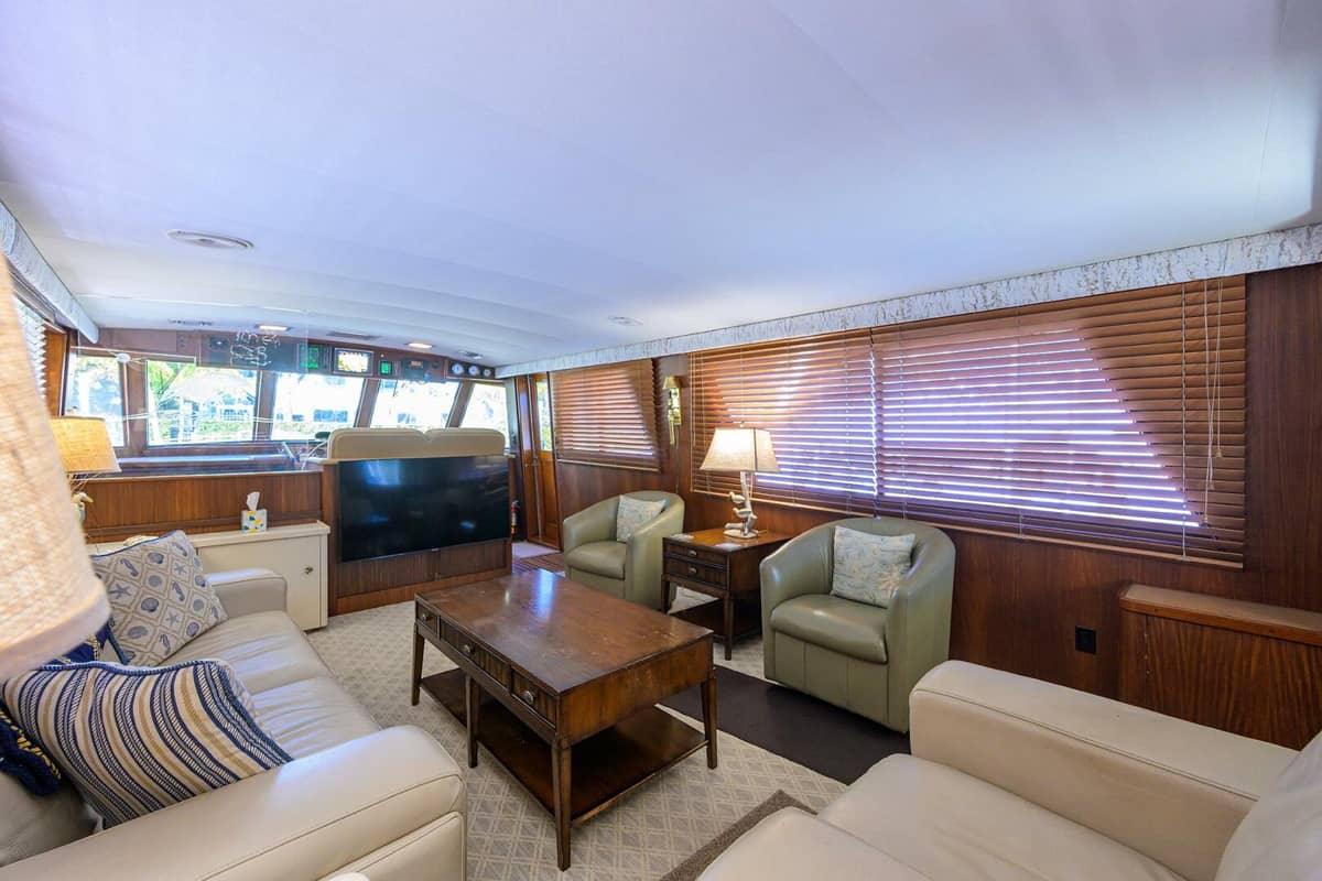 1987 Hatteras 63 Motor Yacht "Phantom" photo 3