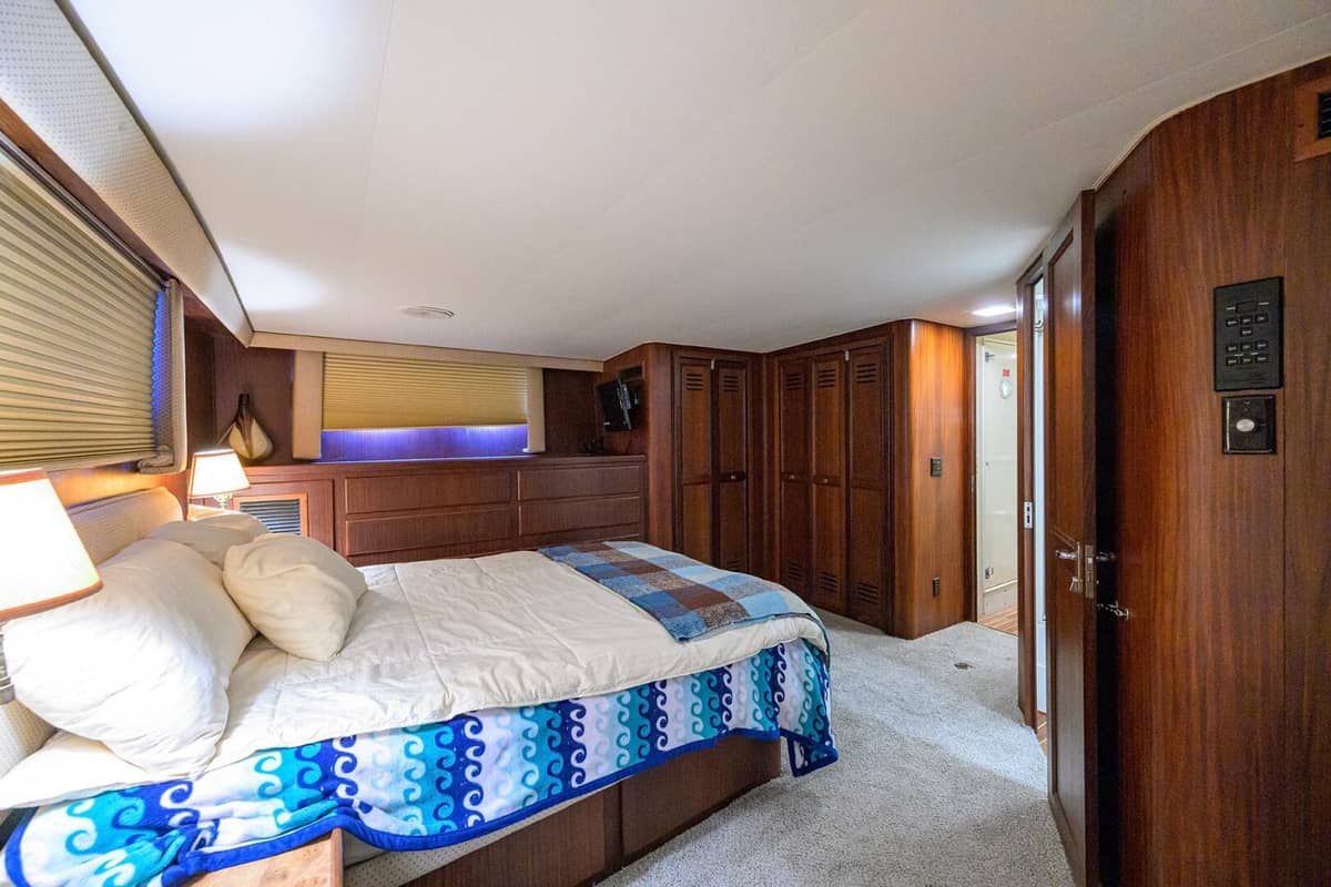 1987 Hatteras 63 Motor Yacht "Phantom" photo 25