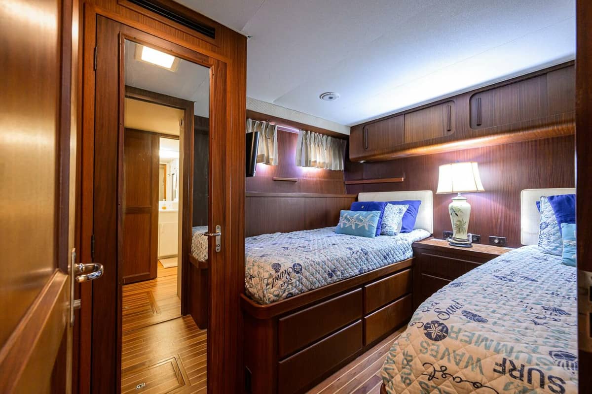 1987 Hatteras 63 Motor Yacht "Phantom" photo 37